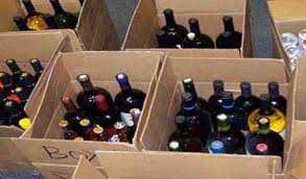 बक्सर में भारी मात्रा में विदेशी शराब के साथ तस्कर गिरफ्तार